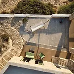 Ninos Villa Provatas