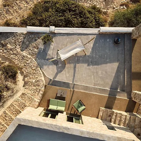 Ninos Villa Provatas